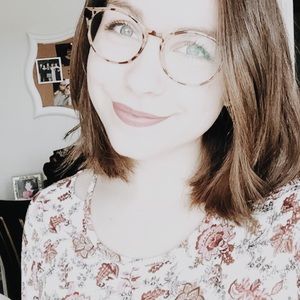 Meet your Posher, Abby